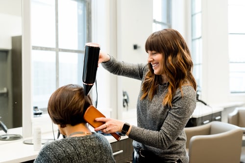 Top advantages to gain by visiting the best hairdresser in your town